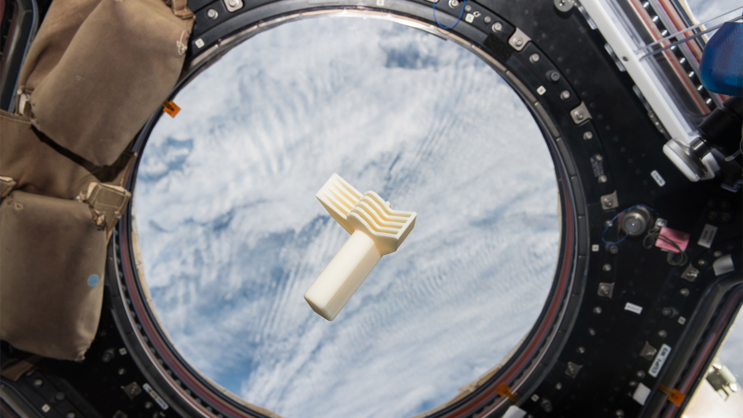 ISSPrint-hires International Space Station