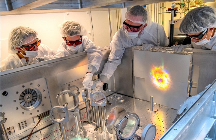 A sharper look at the interior of semiconductors