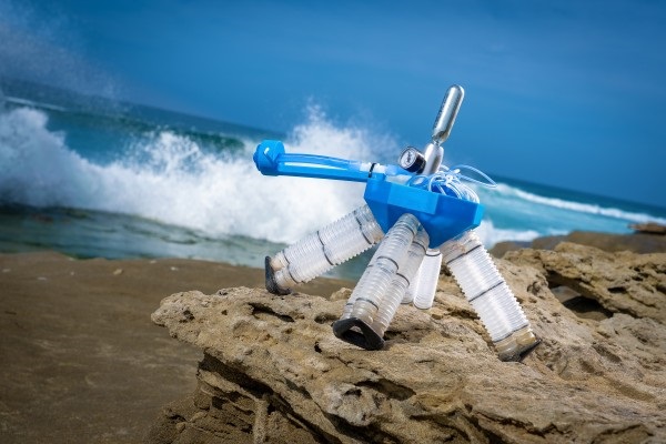 This robot doesn't need any electronics